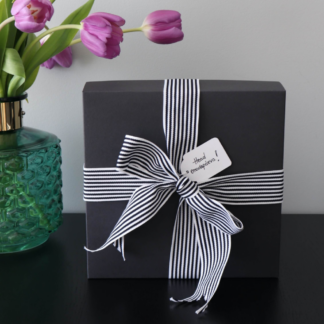 Must karp lipsuga kingituseks emale